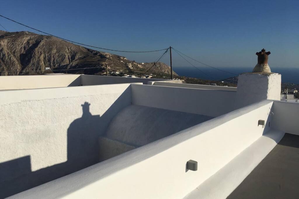 הוילה Pýrgos Santorini Folia Cave House With Jacuzzi מראה חיצוני תמונה