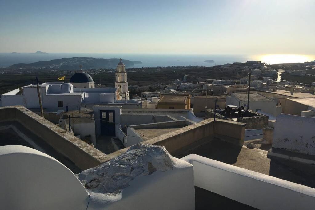 הוילה Pýrgos Santorini Folia Cave House With Jacuzzi מראה חיצוני תמונה