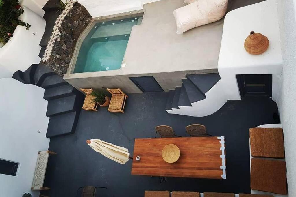 הוילה Pýrgos Santorini Folia Cave House With Jacuzzi מראה חיצוני תמונה