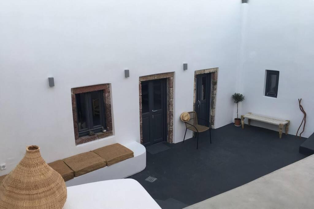 הוילה Pýrgos Santorini Folia Cave House With Jacuzzi מראה חיצוני תמונה