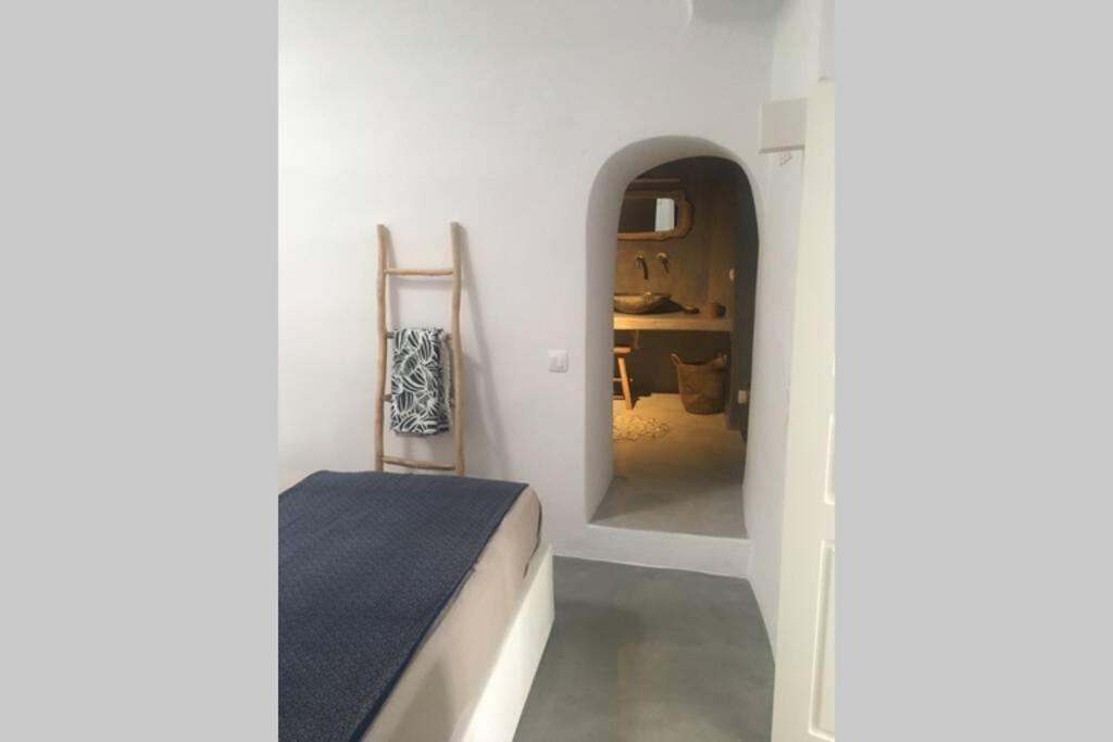 הוילה Pýrgos Santorini Folia Cave House With Jacuzzi מראה חיצוני תמונה